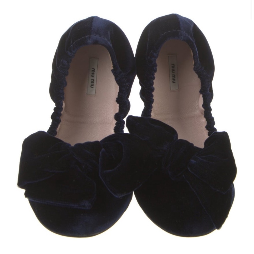 Miu Miu
Velvet Bow Accents Ballet Flats